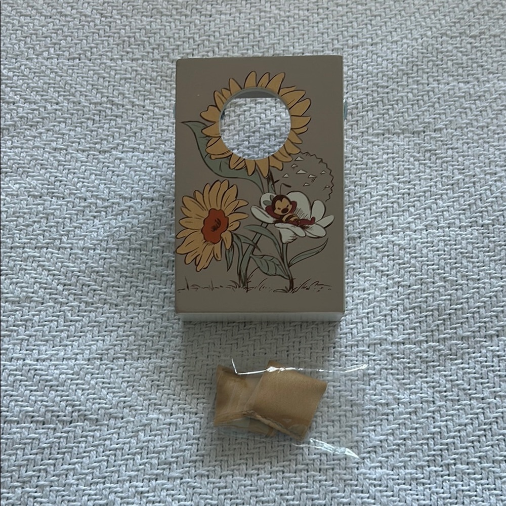 EPCOT Spike’s Pollen Nation Exploration Cornhole Scavenger Hunt Prize
 NIB